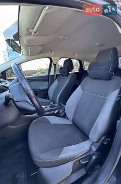 Хэтчбек Ford Focus 2012 в 