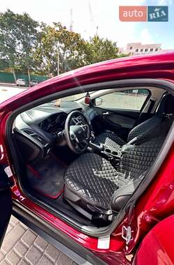 Седан Ford Focus 2012 в 