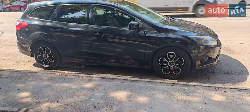 Универсал Ford Focus 2012 в Кривом Роге фото 6 Универсал Ford Focus 2012 в Кривом Роге