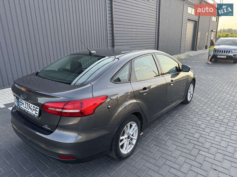 Седан Ford Focus 2015 в Кропивницком