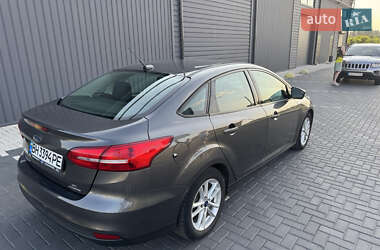 Седан Ford Focus 2015 в 