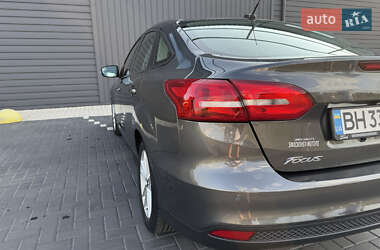 Седан Ford Focus 2015 в 