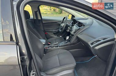 Седан Ford Focus 2015 в 