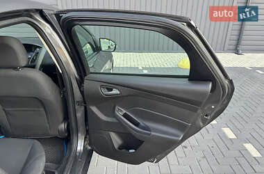 Седан Ford Focus 2015 в 