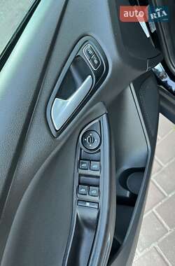 Хэтчбек Ford Focus 2018 в 