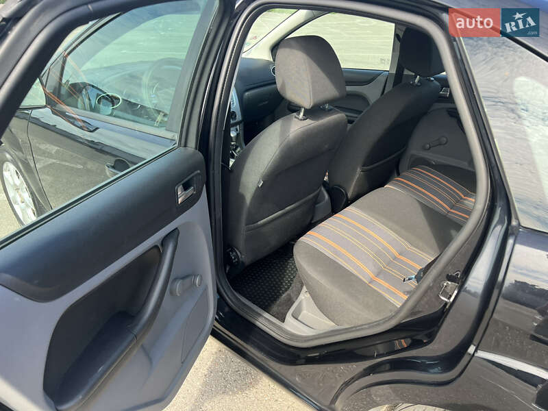 Седан Ford Focus 2008 в Киеве