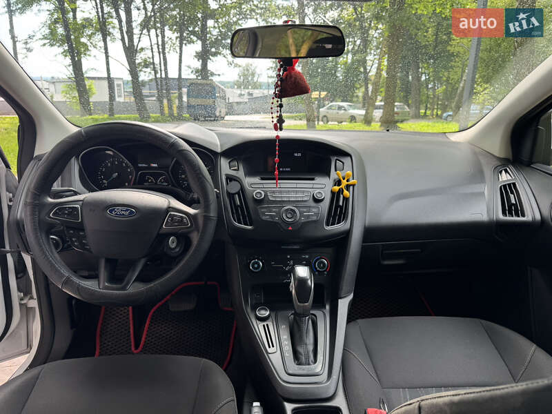 Хэтчбек Ford Focus 2015 в Львове