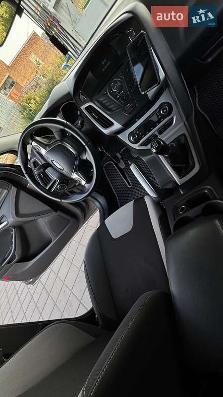 Седан Ford Focus 2013 в Миргороді