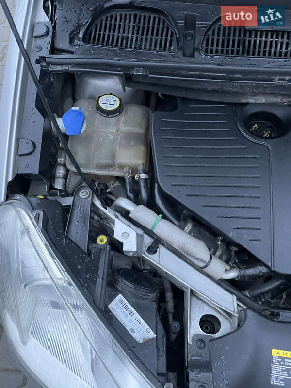 Хэтчбек Ford Focus 2007 в Чемеровцах