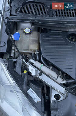 Хэтчбек Ford Focus 2007 в 