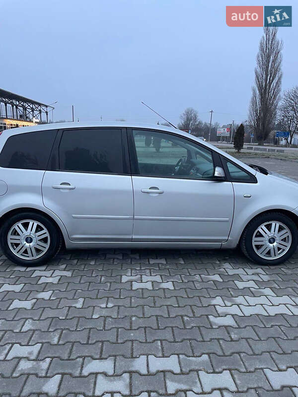 Хэтчбек Ford Focus 2007 в Чемеровцах