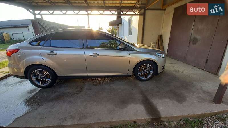 Седан Ford Focus 2017 в 