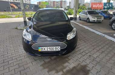 Хэтчбек Ford Focus 2013 в 
