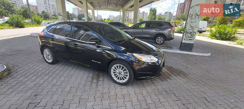 Хэтчбек Ford Focus 2013 в Киеве