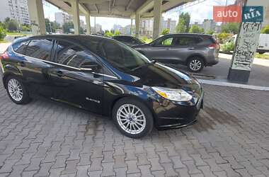 Хэтчбек Ford Focus 2013 в 
