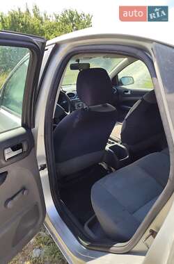 Хэтчбек Ford Focus 2005 в 
