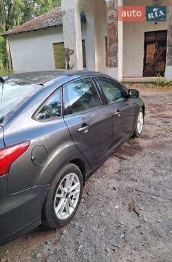 Седан Ford Focus 2015 в 