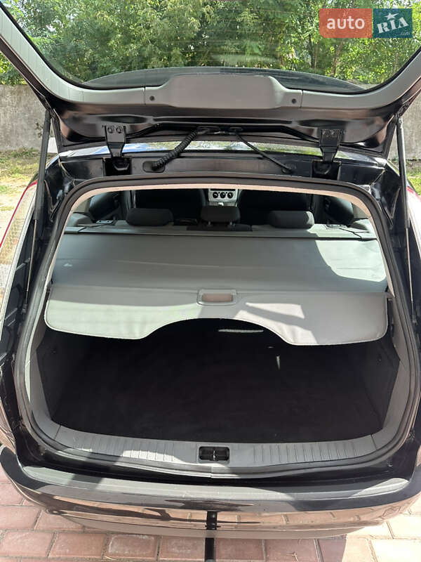 Универсал Ford Focus 2010 в Хороле