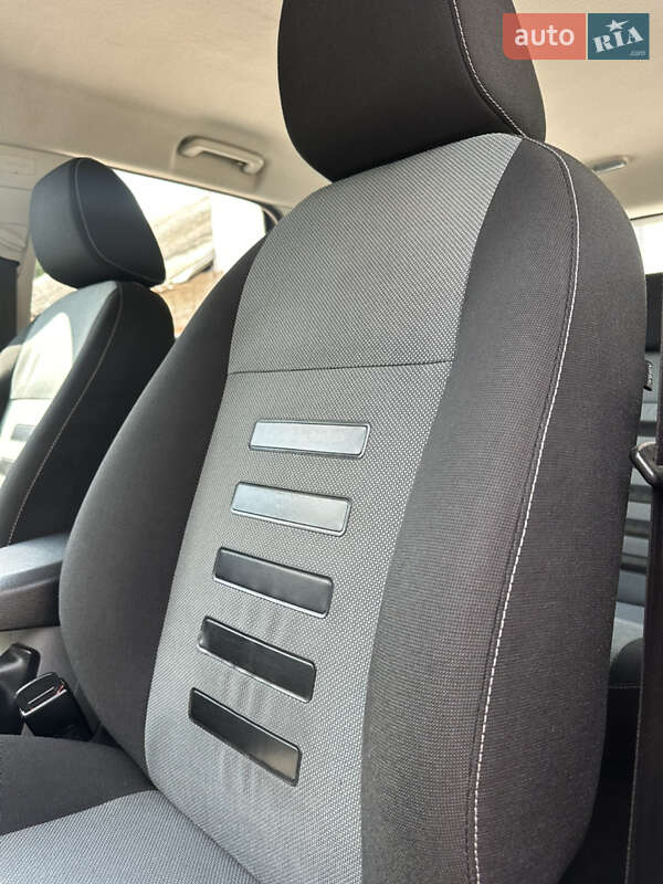 Универсал Ford Focus 2010 в Хороле