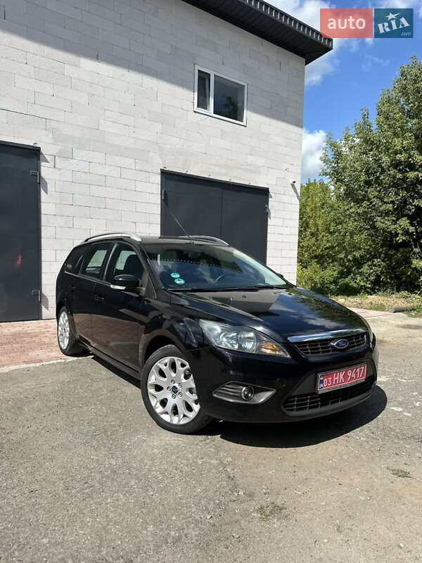 Универсал Ford Focus 2010 в Хороле
