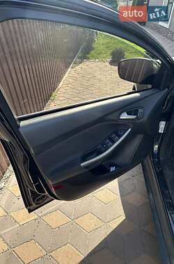 Хэтчбек Ford Focus 2015 в 