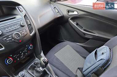 Хэтчбек Ford Focus 2017 в 