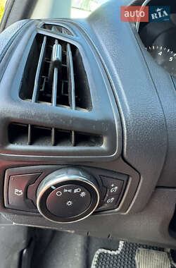 Хэтчбек Ford Focus 2013 в 