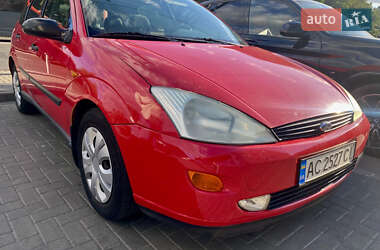 Хэтчбек Ford Focus 1998 в 