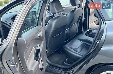 Седан Ford Focus 2015 в 