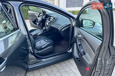 Седан Ford Focus 2015 в 
