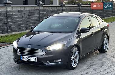 Седан Ford Focus 2015 в 