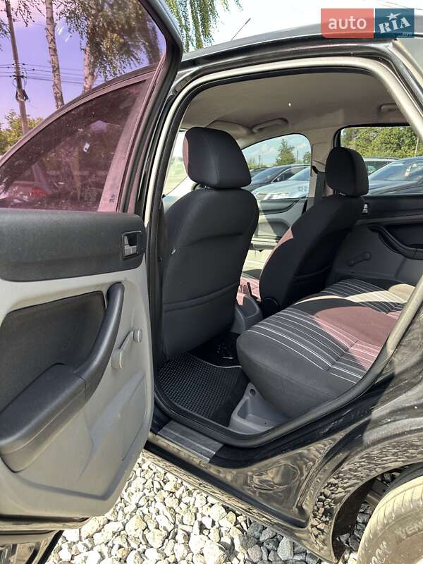 Хэтчбек Ford Focus 2008 в Смеле