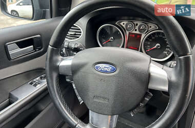 Хэтчбек Ford Focus 2009 в 