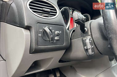Хэтчбек Ford Focus 2009 в 