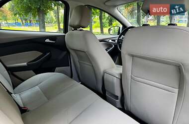 Седан Ford Focus 2016 в 