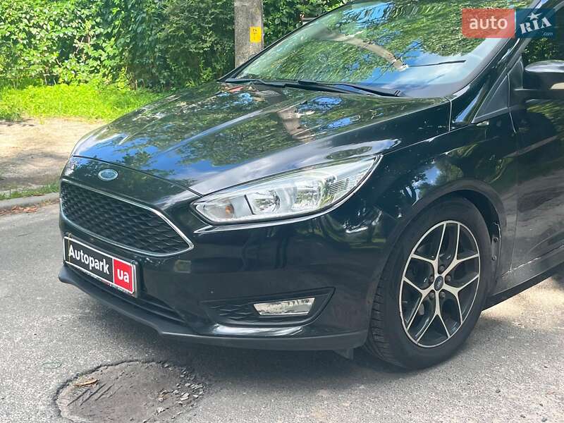 Хэтчбек Ford Focus 2015 в Киеве