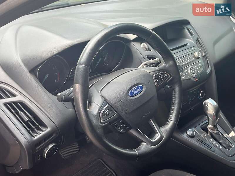 Хэтчбек Ford Focus 2015 в Киеве