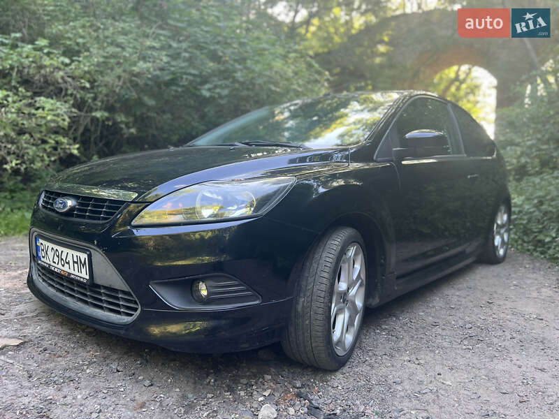 Хэтчбек Ford Focus 2009 в Ровно