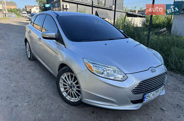 Хэтчбек Ford Focus 2011 в 