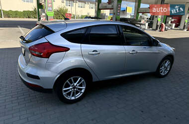 Хэтчбек Ford Focus 2015 в 