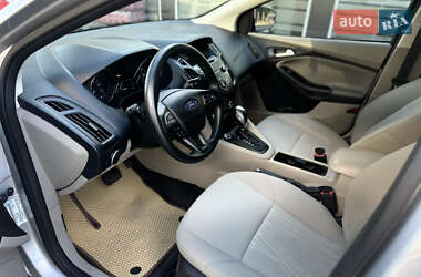 Хэтчбек Ford Focus 2015 в 