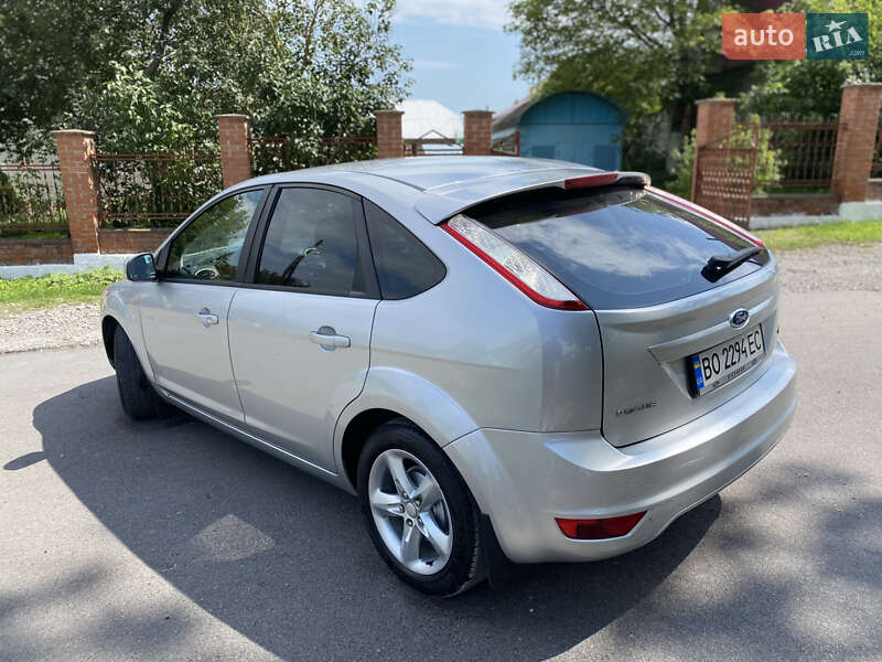 Хэтчбек Ford Focus 2010 в Тернополе