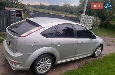 Хэтчбек Ford Focus 2010 в 