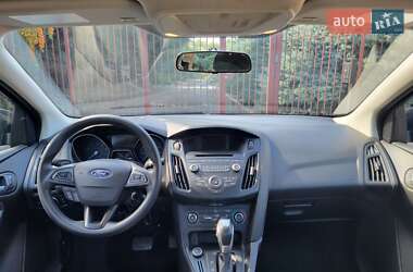 Седан Ford Focus 2015 в 