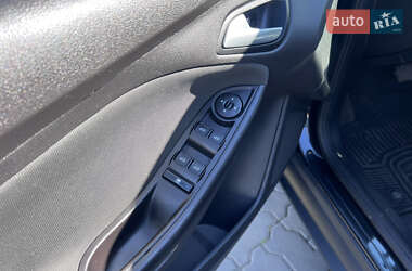 Хэтчбек Ford Focus 2014 в 