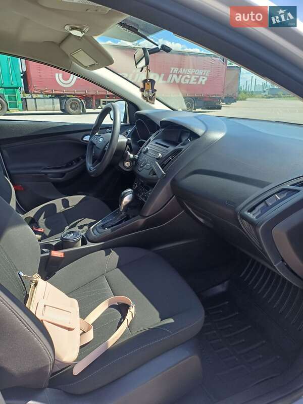 Хэтчбек Ford Focus 2015 в Коростене