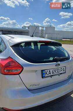 Хэтчбек Ford Focus 2015 в 