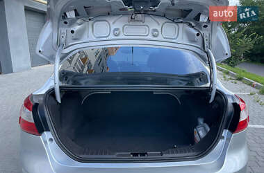 Седан Ford Focus 2012 в 