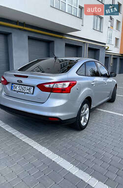 Седан Ford Focus 2012 в 