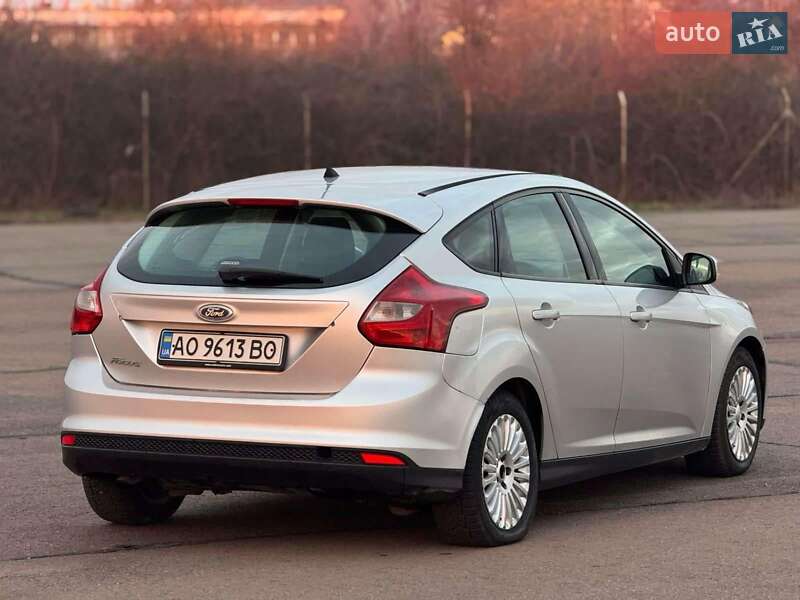 Хэтчбек Ford Focus 2011 в Ужгороде